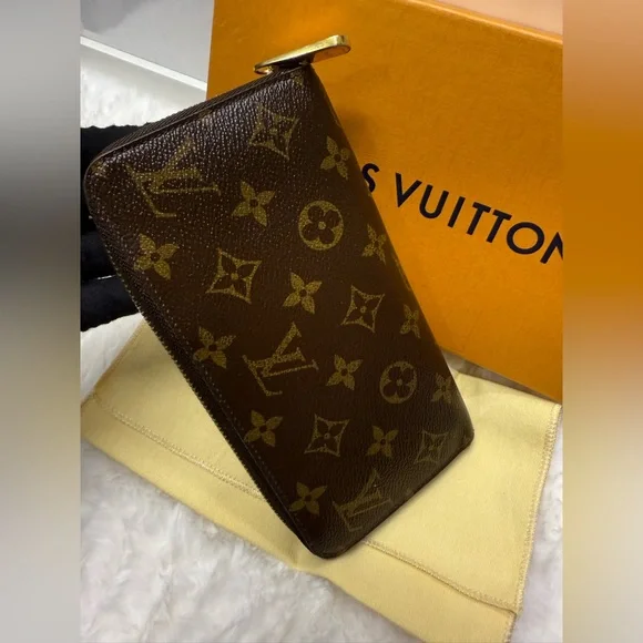 LOUIS VUITTON-CA3151 Limited Edition Illustre Balloon Zippy Wallet(Turquoise Int - Picture 2 of 12